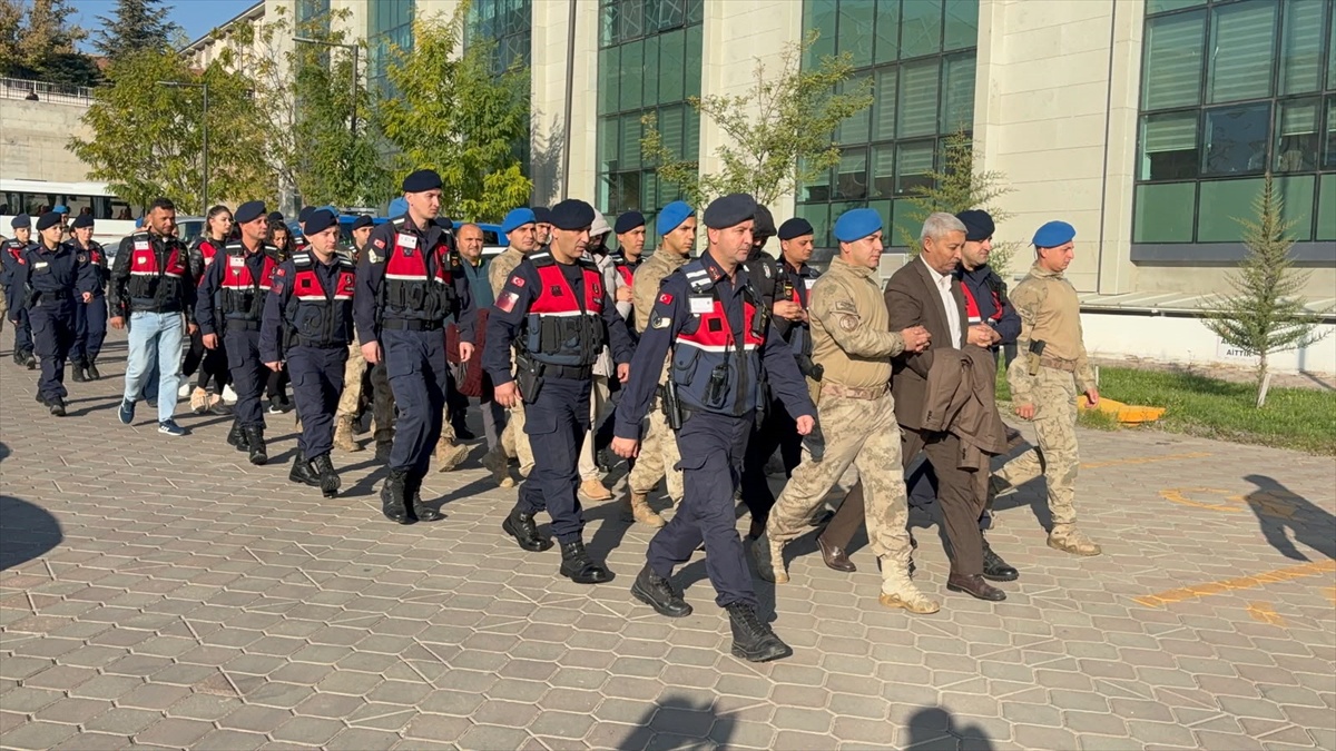 Kırıkkale Yahşihan'da yolsuzluk soruşturmasında Demirdirek dahil 5 kişi tutuklandı