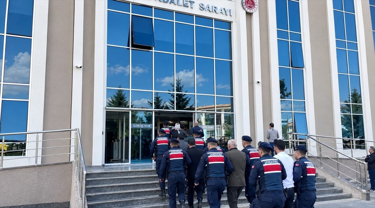 Kocaeli ve İstanbul'da dolandırıcılık operasyonunda 9 şüpheliden 7'si tutuklandı