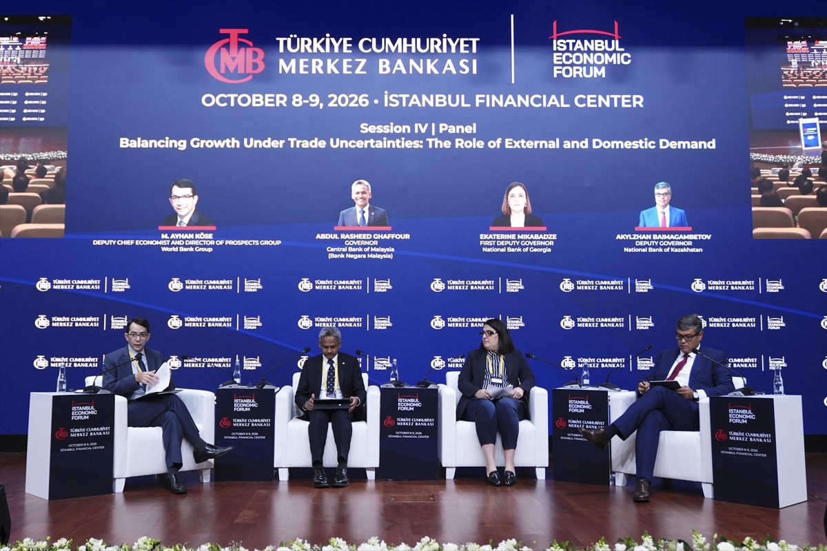 Malezya Merkez Bankası Başkanı, Hürmüz Boğazı'nın 9 aydır kapalı olduğunu belirtti