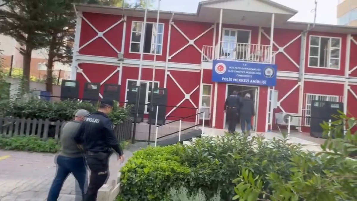 Maltepe'de ilk 3 katı çöken 7 katlı binanın mimarı ve şantiye şefi tutuklandı