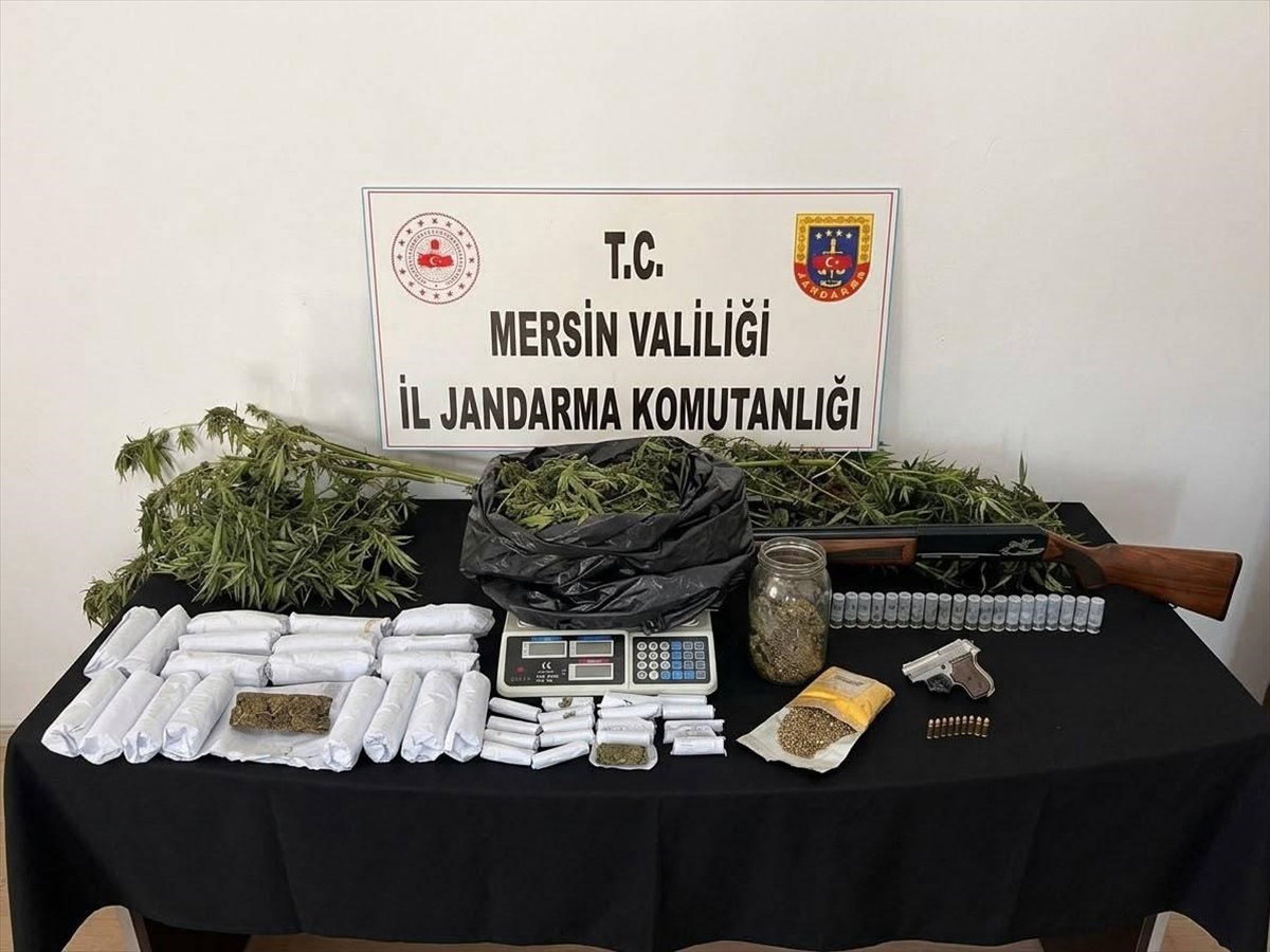 Mersin'de uyuşturucu operasyonunda 4 şüpheli tutuklandı, silahlar ele geçirildi