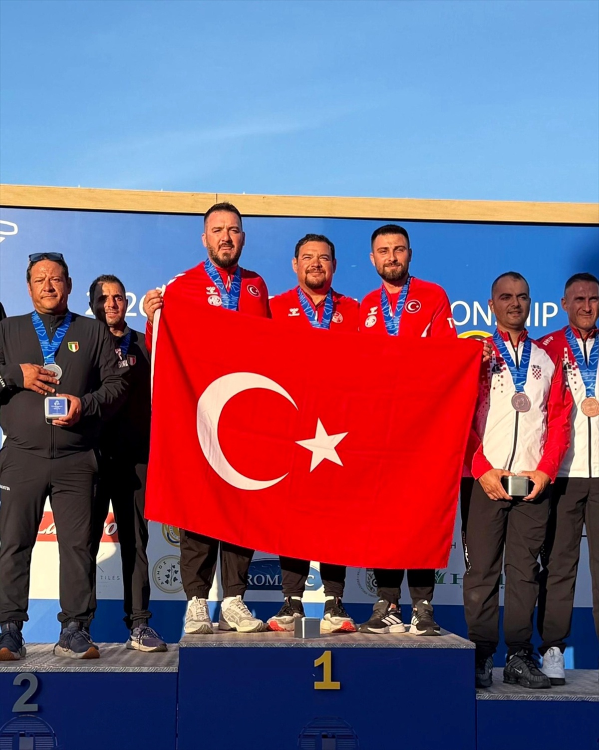 Milli atıcı Nedim Tolga Tunçer, Atina'da trap erkeklerde Avrupa şampiyonu oldu