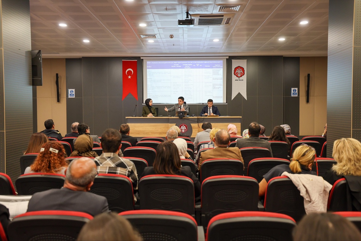 Niğde'de kadının güçlenmesi ve şiddetle mücadele kurulu Divli başkanlığında toplandı