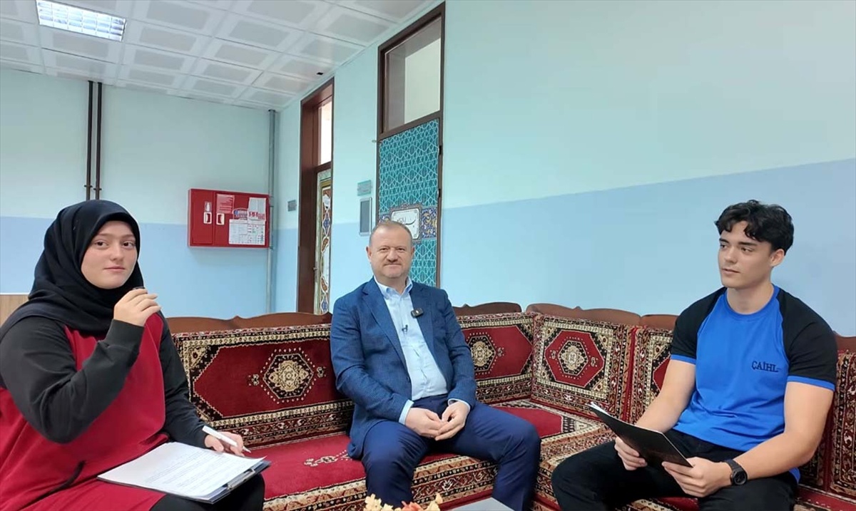 RTÜK Başkanı Daniş, Çanakkale'de öğrencilerin sorularını cevapladı
