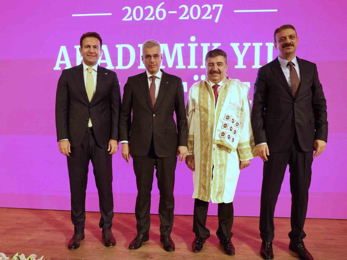 Sağlık Bakanı Memişoğlu, Bezmialem açılışında sağlıkta yeni sözler söyleyeceğiz dedi