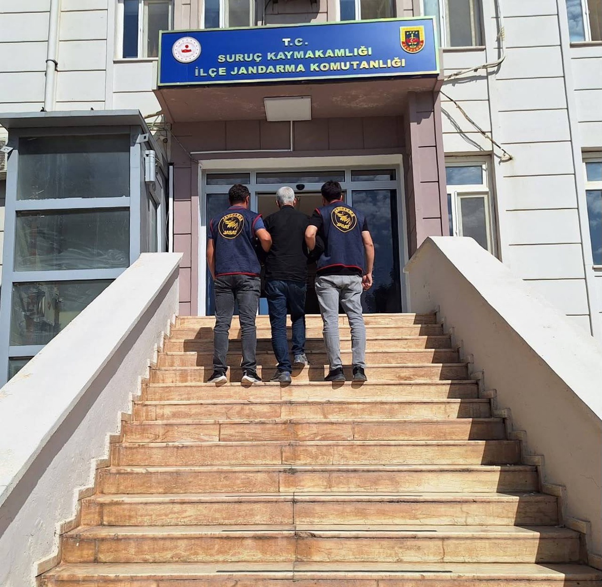 Suruç'ta konutta geceleyin yağma suçundan 5 yıl hapis cezası olan hükümlü yakalandı