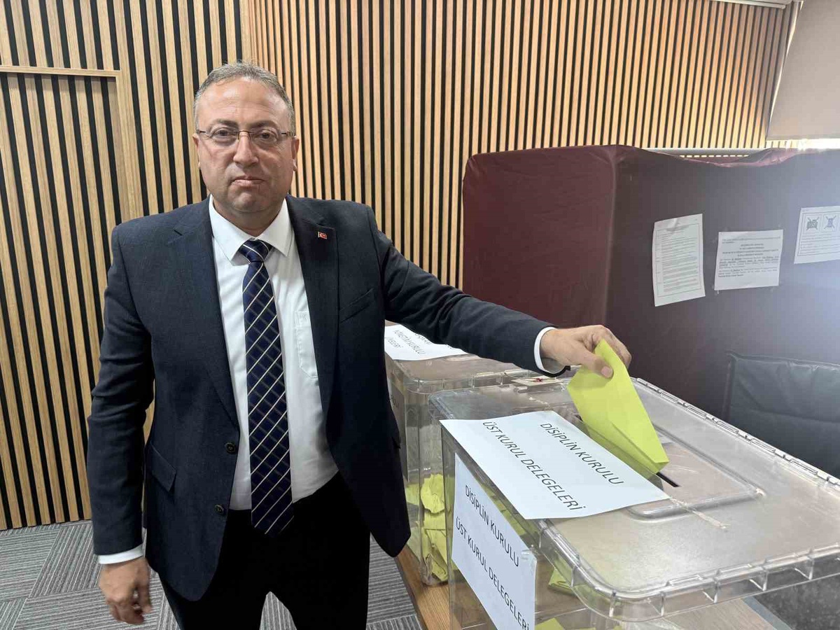 Tarsus Ticaret Borsası'nda yeni yönetim Veyis Avcı başkanlığında belirlendi