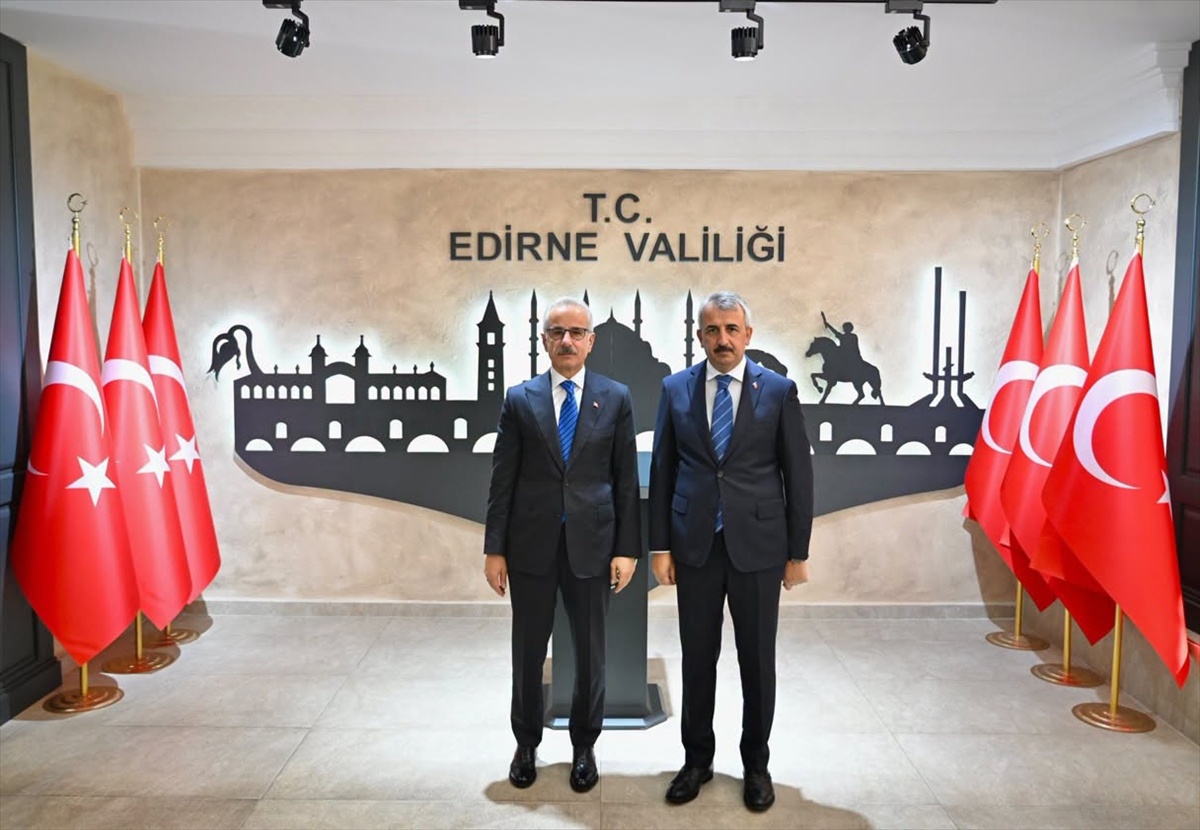 Ulaştırma Bakanı Uraloğlu, Edirne'de hızlı tren hattını Vali Sezer'le değerlendirdi