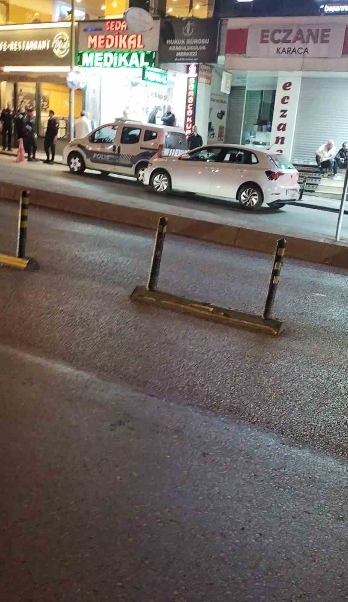 Ümraniye'de iş yerine ateş açan motosikletli 2 saldırgan kaçtı, ölen yok
