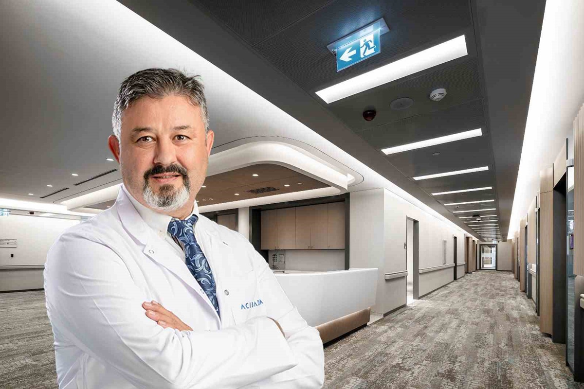 Uzm. Dr. Yalçın, boğaz reflüsünün ses kısıklığı ve öksürükle seyrettiğini söyledi