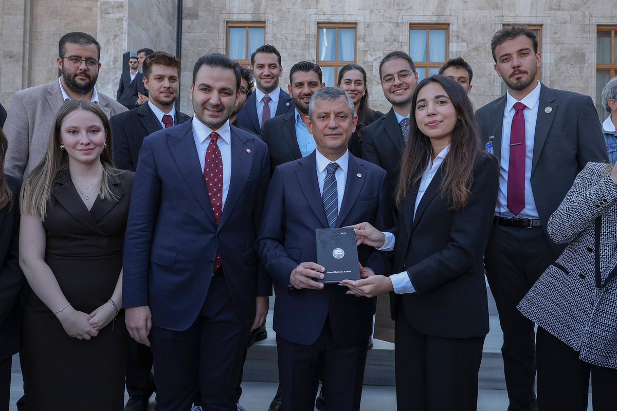 YENİ Partili Cem Aydın KYK bursunun 16 günlük yemeği karşılamasını eleştirdi