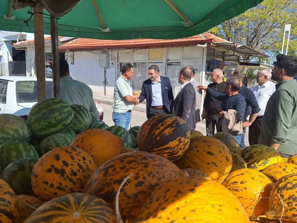 AK Parti Bursa Milletvekili Kılıç, Manisa Selendi'de esnafın taleplerini dinledi