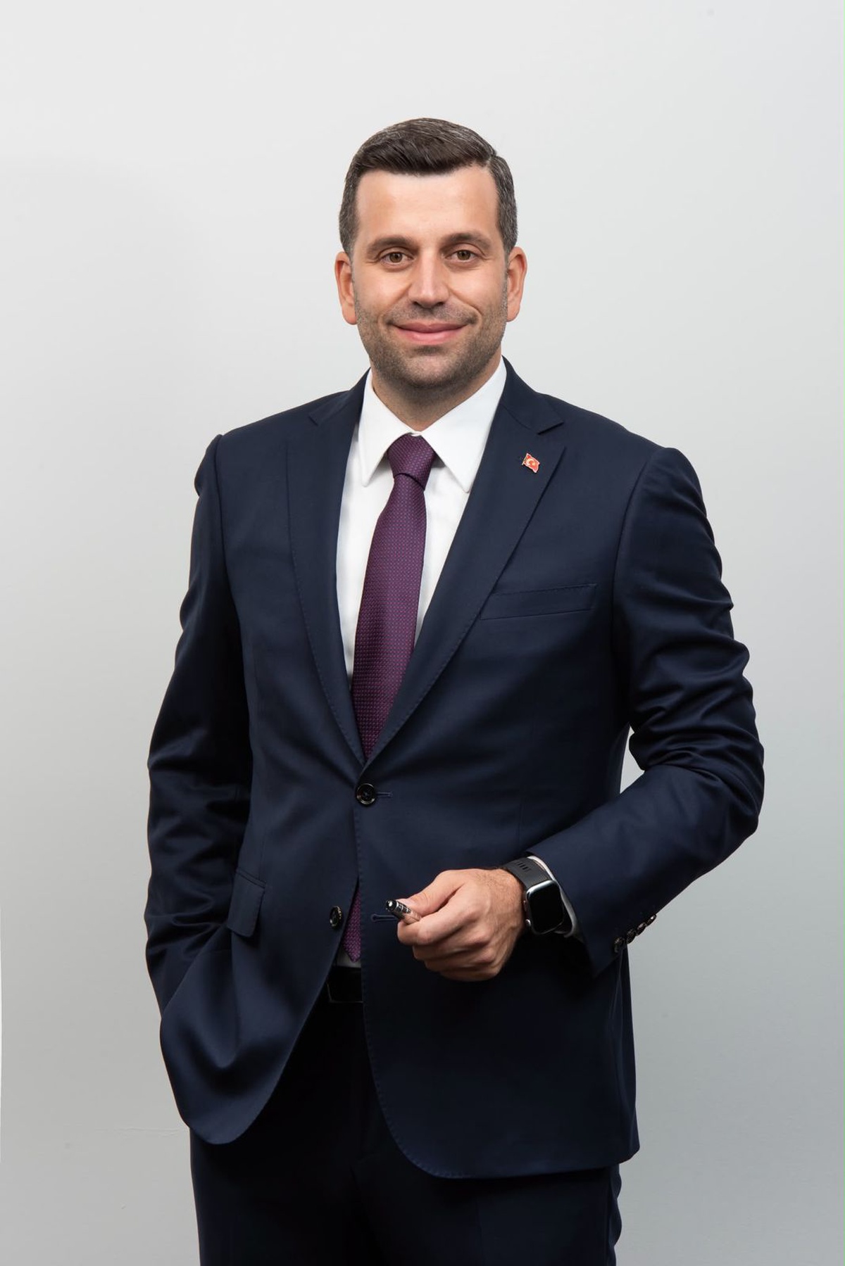 Ataşehir'de başkan vekili seçimi CHP'siz başladı, tek aday Serdar Orhan yarışıyor.