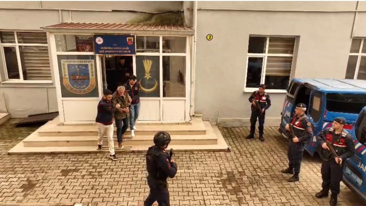 Bakan Gürlek, Samsun Çarşamba'da 2013 cinayetinde 2 şüphelinin tutuklandığını açıkladı