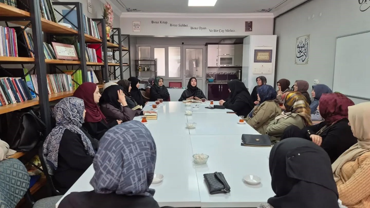 Bayburt İl Müftülüğü kadınlara Diyanet Gençlik Merkezinde tefsir dersleri başlattı