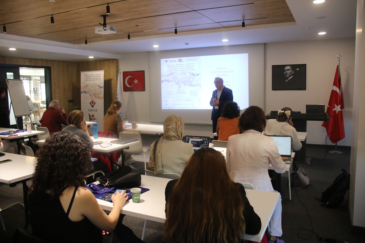 Biruni Üniversitesi, 25 İngilizce öğretmenine yapay zeka destekli eğitim verecek