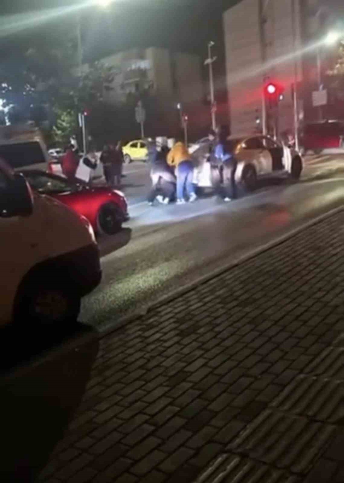 Bursa Yıldırım'da iki aile kavgaya tutuştu, bazı kişiler gözaltına alındı