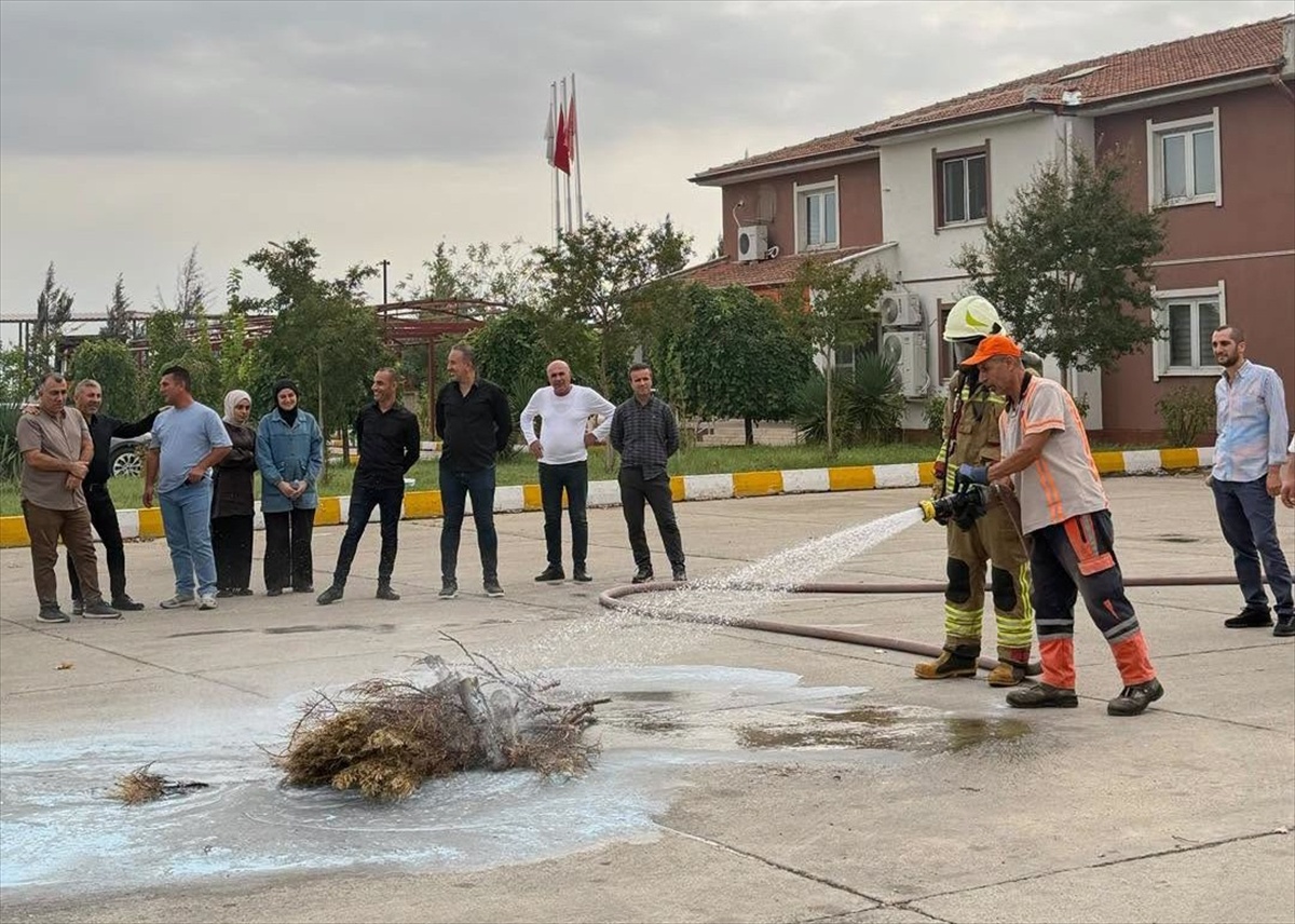 Cizre'de Karayolları personeline itfaiyeden yangın ve tahliye tatbikatı yapıldı