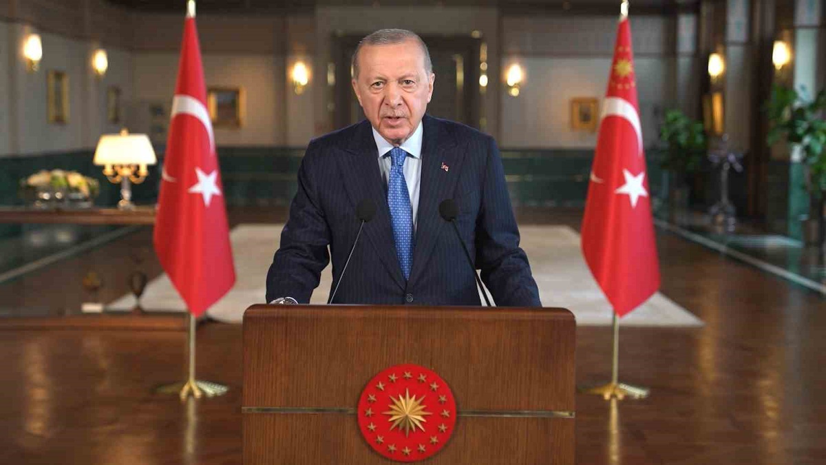 Cumhurbaşkanı Erdoğan: 'Gurbeti, ikinci vatan eyleyen kardeşlerimiz için yüksek bir şuurla çalışan tüm sivil toplum kuruluşlarımıza şükranlarımı iletiyorum'