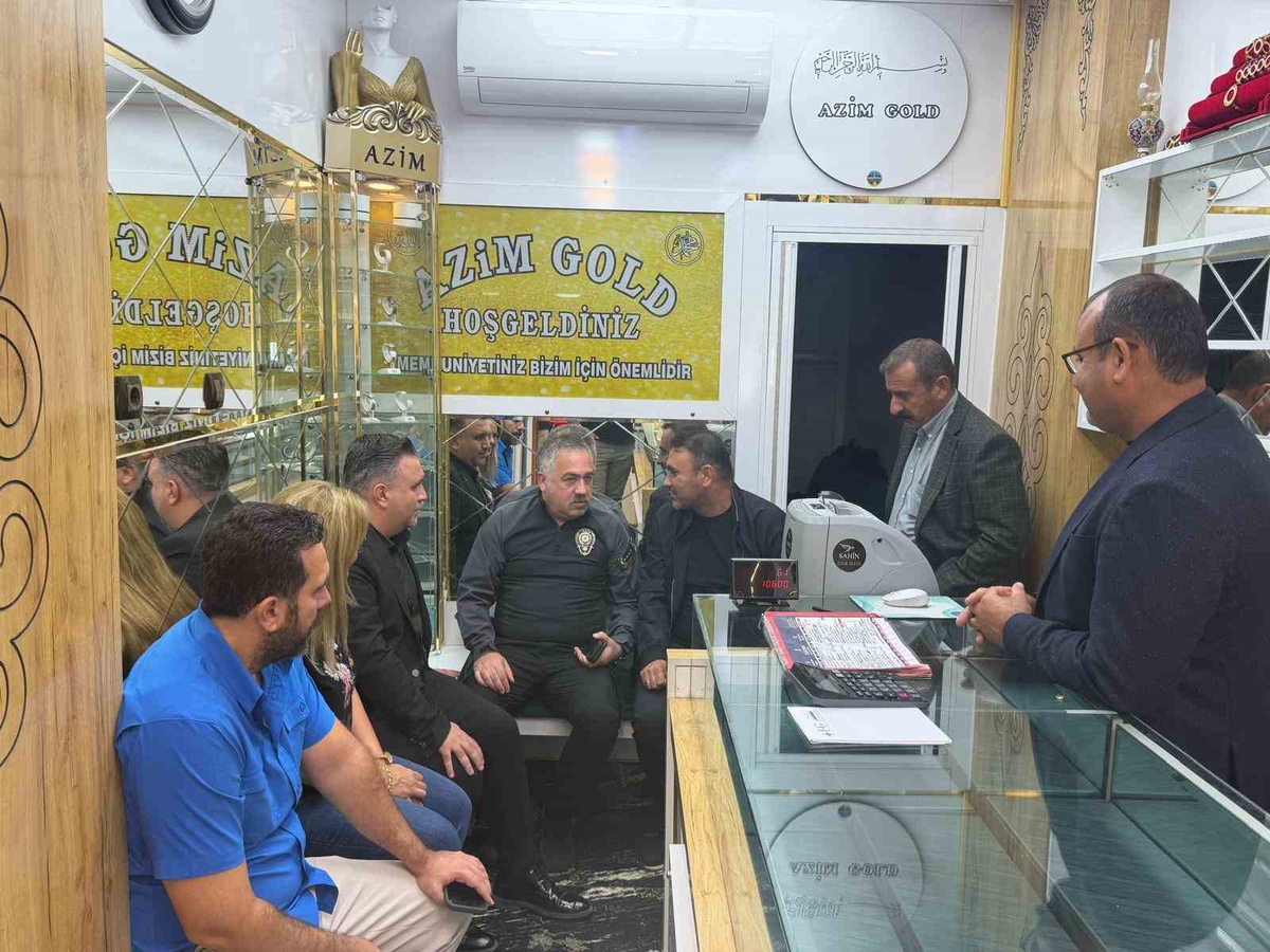 Diyarbakır'da kurşunlanan kuyumcuyu DİKO Başkanı ve Emniyet Müdürü ziyaret etti
