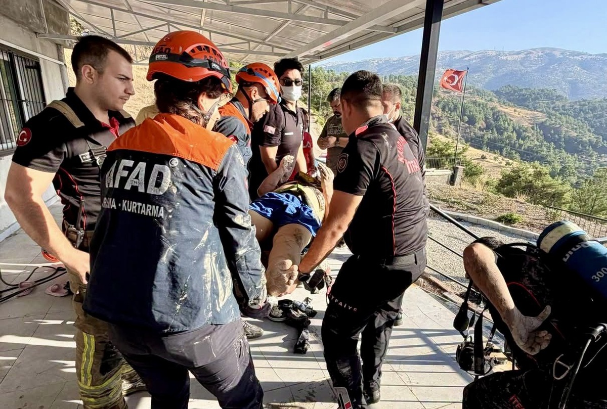 Kahramanmaraş'ta kuyuya düşen 2 kişi zehirli gaz ihtimaline karşı tedbirle kurtarıldı