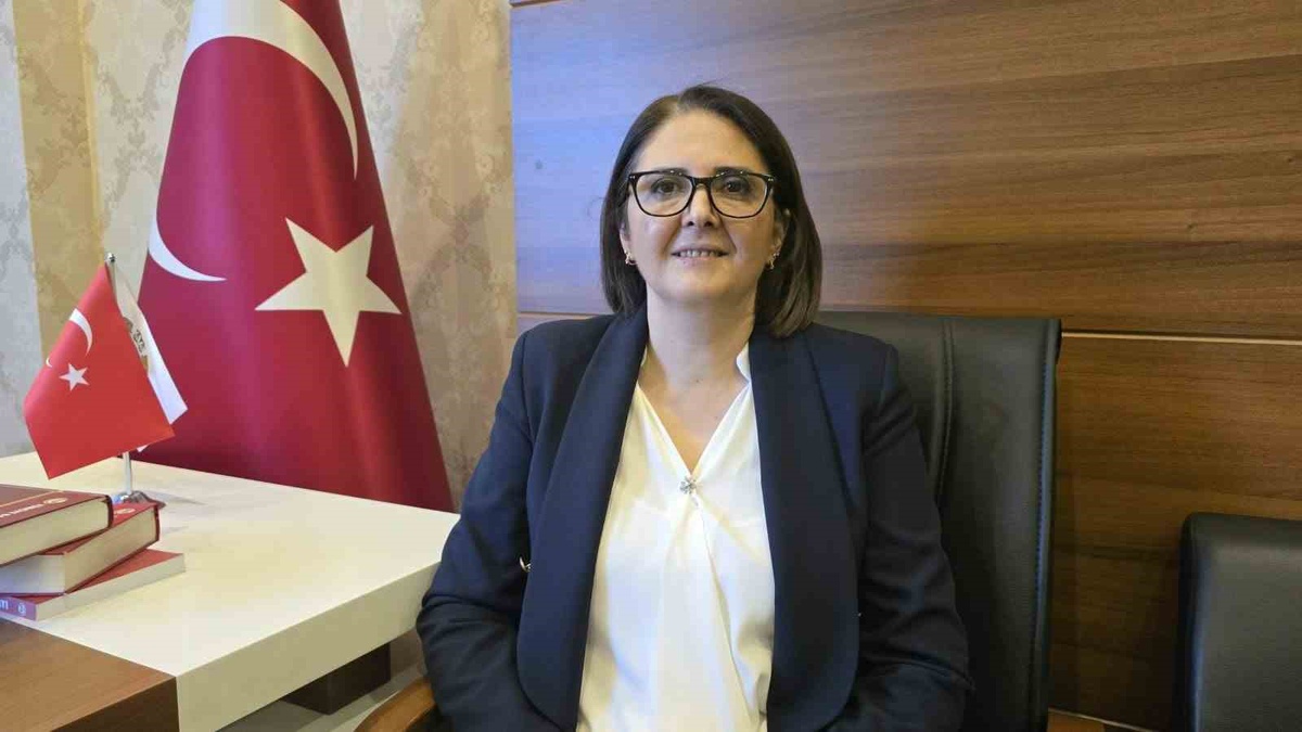Karabük Barosu'nda üç kadın adayın yarıştığı seçimi 115 oyla Sibel Şirin kazandı
