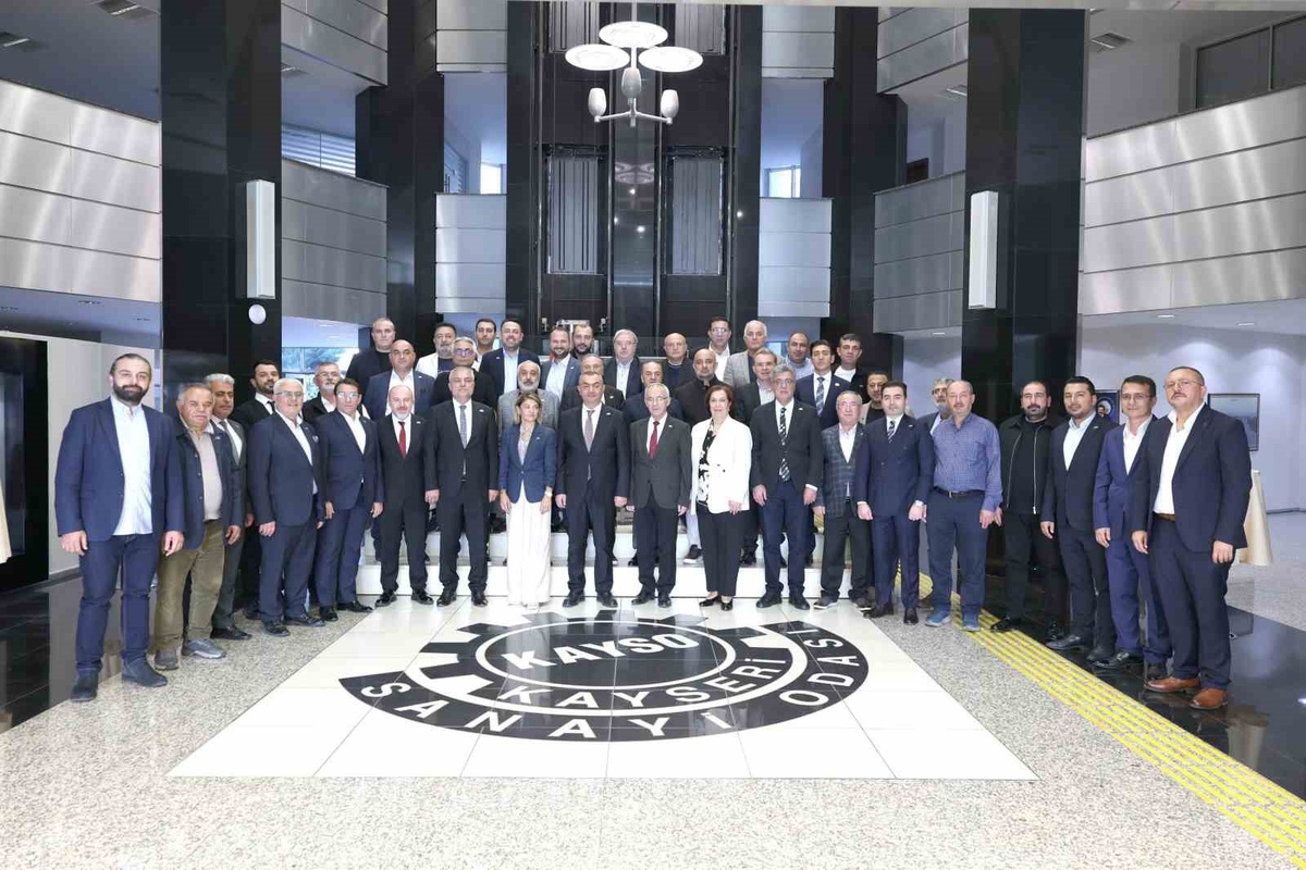 KAYSO'da Mehmet Büyüksimitci yeniden Yönetim Kurulu Başkanlığına seçildi