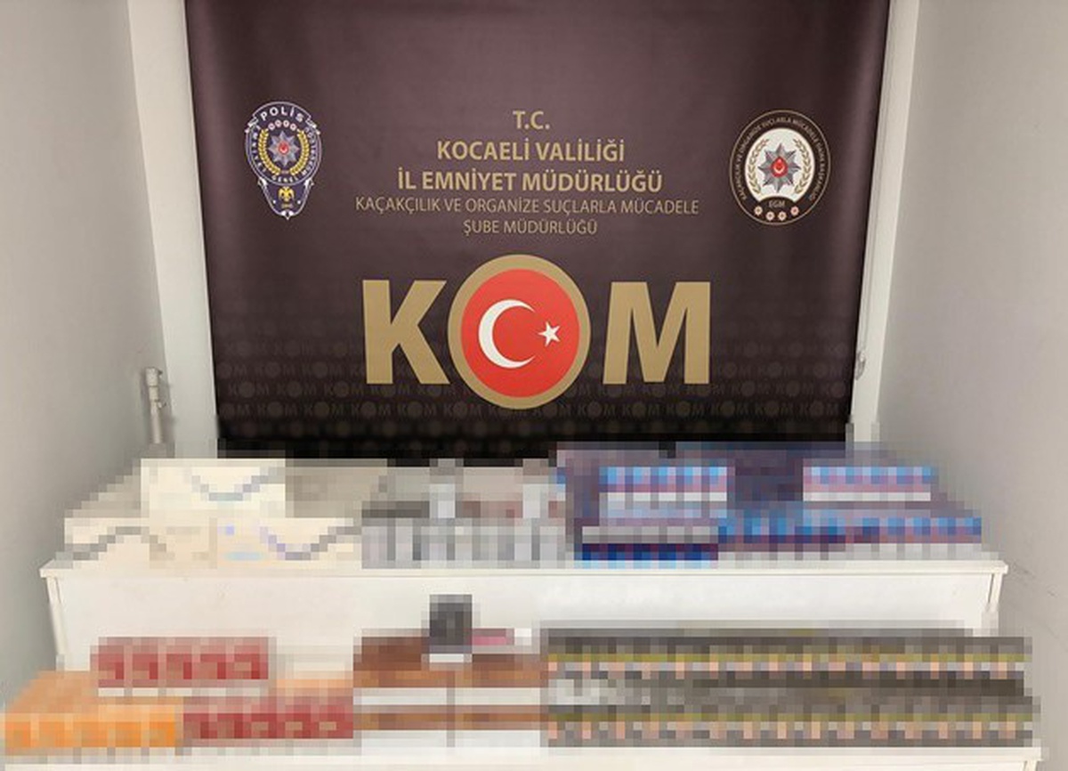 Kocaeli Derince'de araçta 1410 paket kaçak sigara ele geçirildi, 1 şüpheli yakalandı