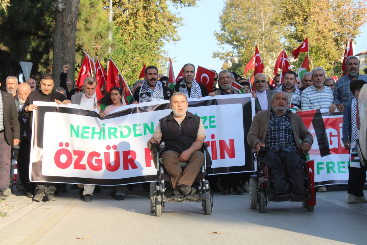 Malatya'da Aksa Tufanı'nın üçüncü yıldönümünde Büyük Filistin Yürüyüşü düzenlendi