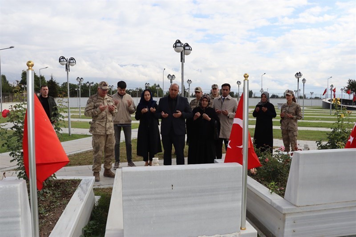 Şehit Jandarma Onbaşı Yakup Koç, 25. yılında dualarla anıldı