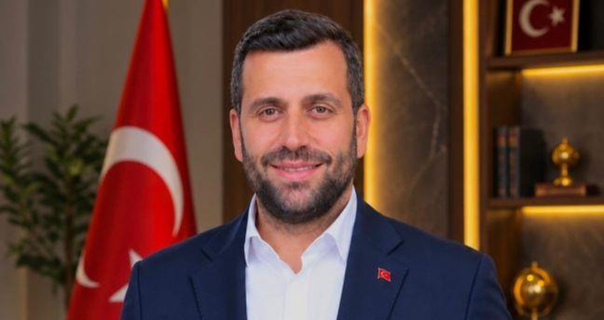 Serdar Orhan kimdir? Ataşehir Belediyesi Başkan Vekili Serdar Orhan kaç yaşında, nereli, hangi partiden?