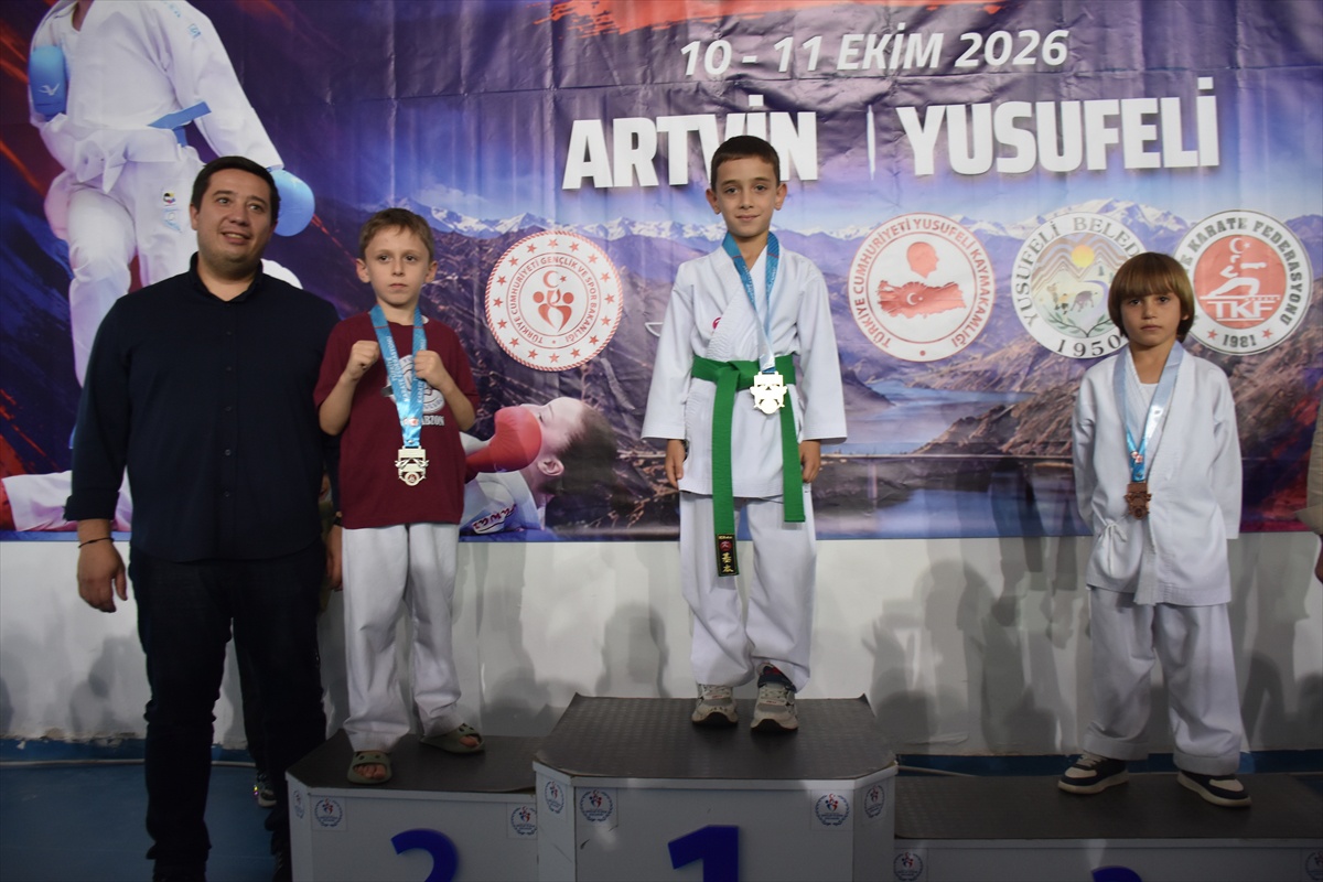 Spor Toto Karate Yıldızlar Ligi 3. etabı Artvin Yusufeli'nde 375 sporcuyla yapıldı