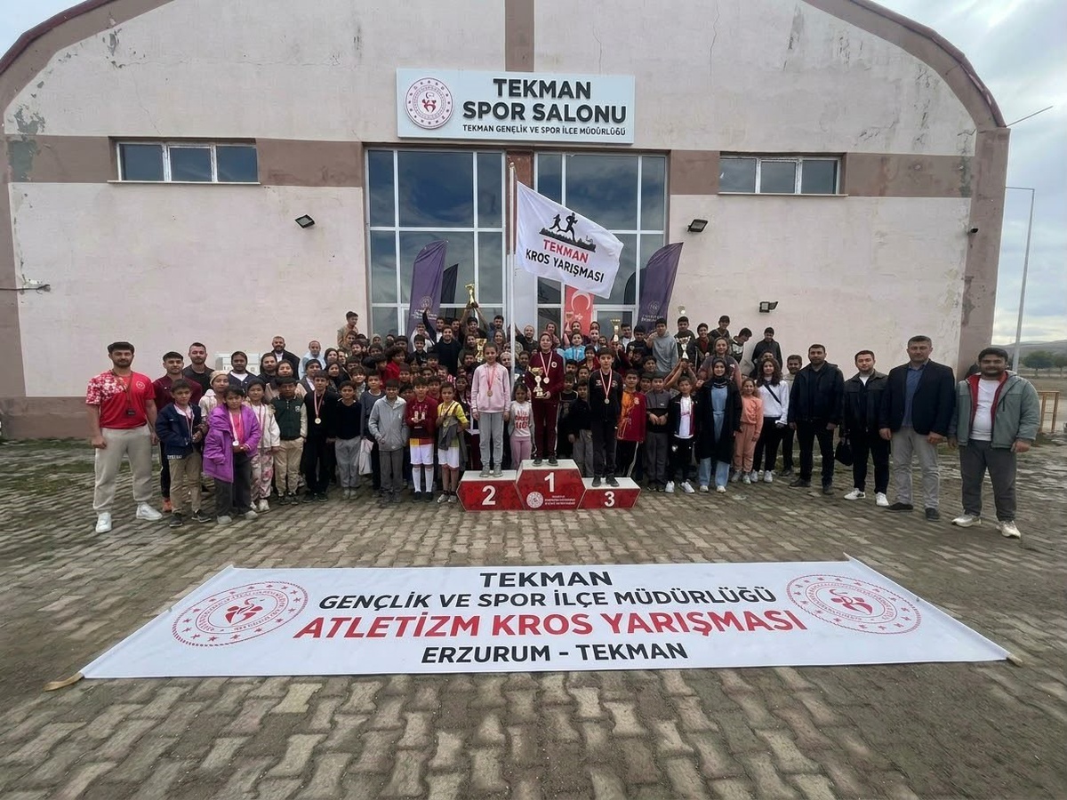 Tekman'da 144 öğrencinin katıldığı okullar arası yarışmada dereceler belli oldu