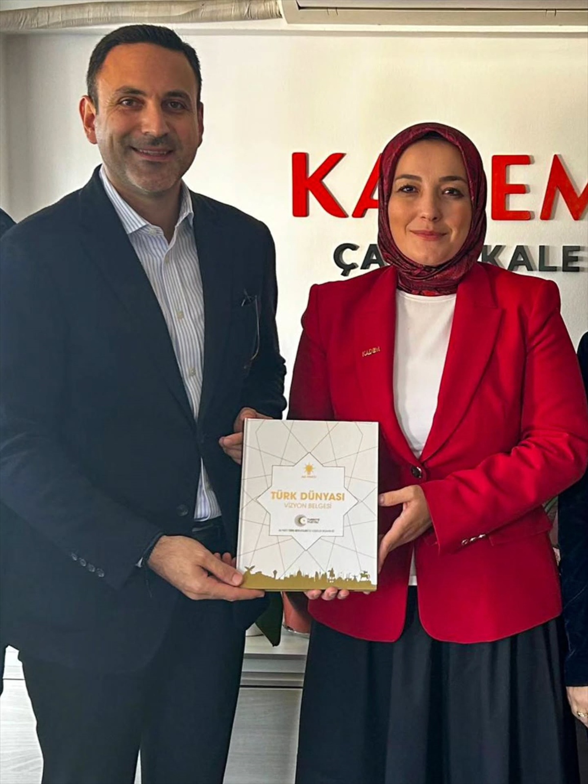 AK Parti MKYK üyesi Makas, KADEM Çanakkale İl Temsilciliğini ziyaret etti
