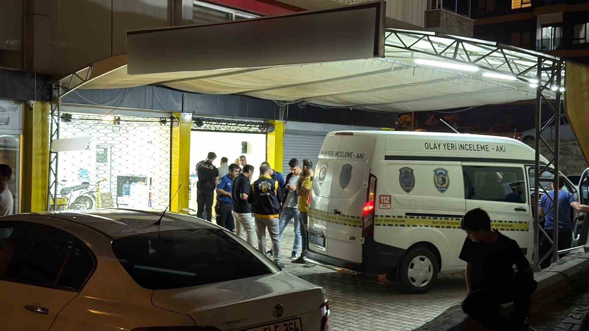 Alanya'da oto yıkama dükkanındaki silahlı kavgada can kaybı 2'ye yükseldi