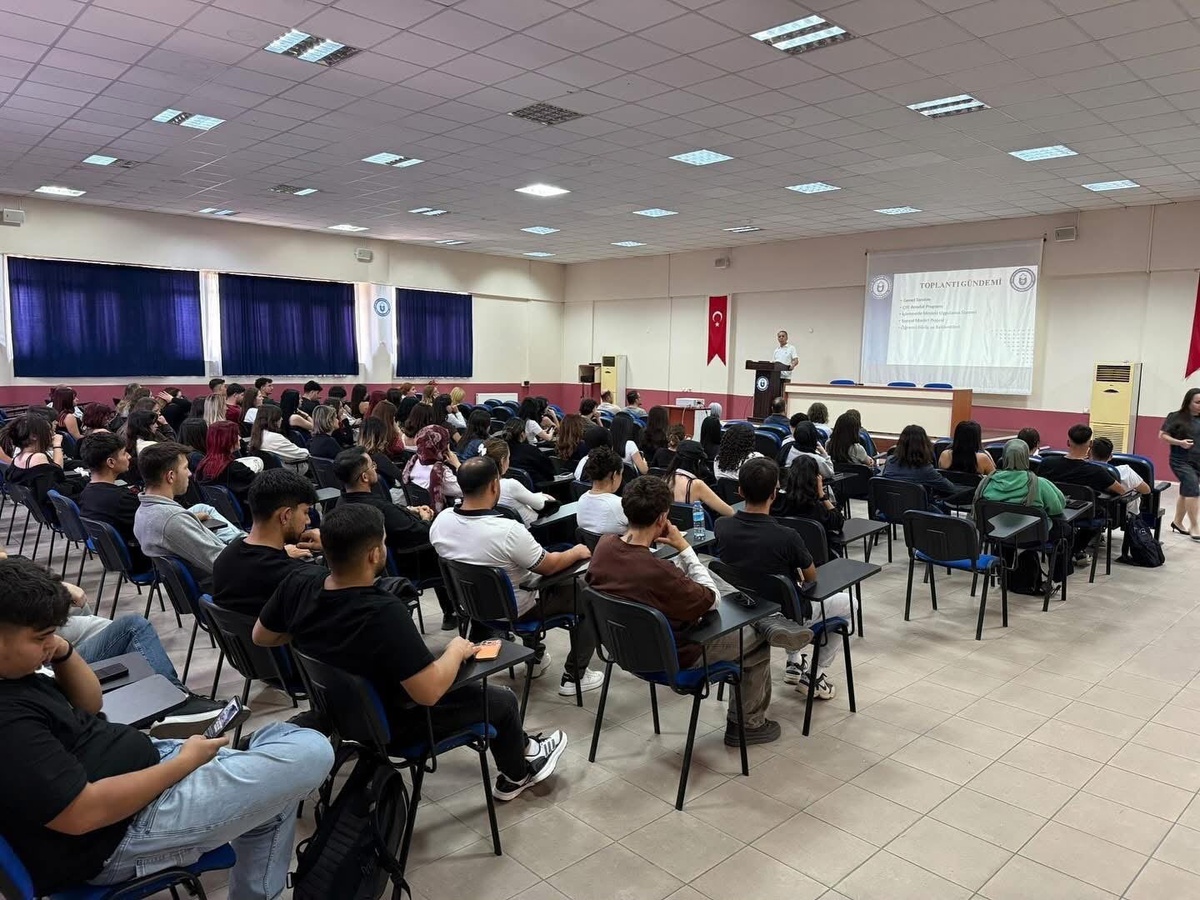 Aydın Bozdoğan MYO'da oryantasyon toplantısında dijital güvenlik uyarısı yapıldı