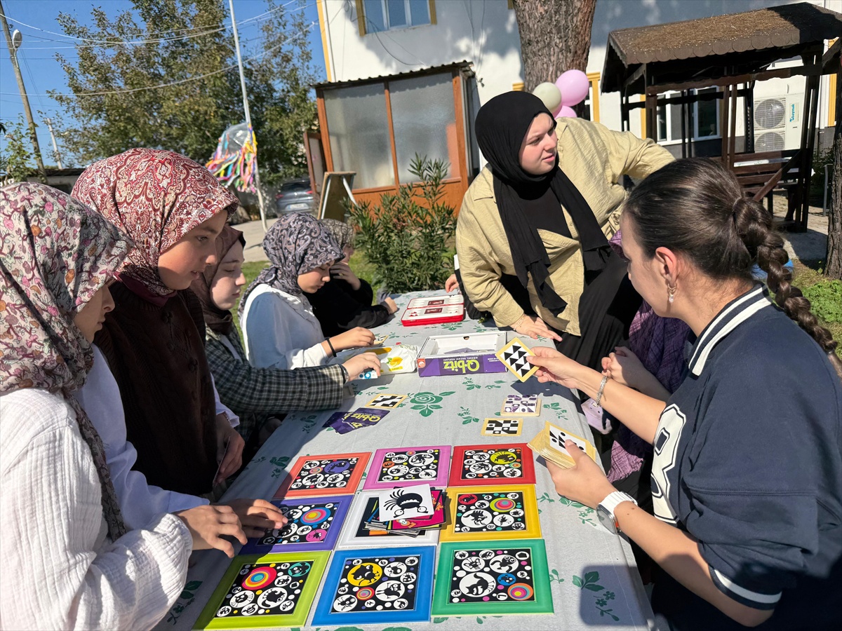 Bafra'da Dünya Kız Çocukları Günü'nde hafızlık öğrencilerine etkinlik düzenlendi