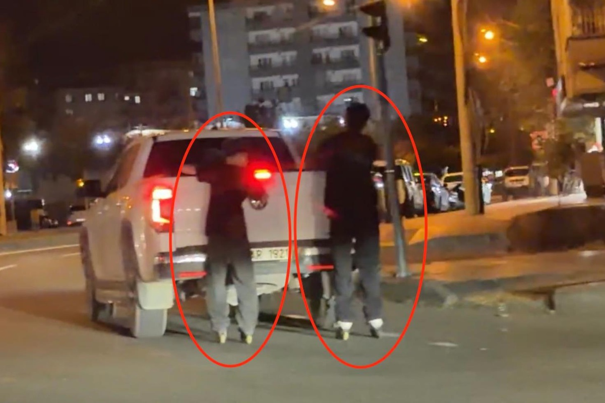 Patenli çocukların tehlikeli yolculuğu kamerada! Kamyonete tutunup ilerlediler
