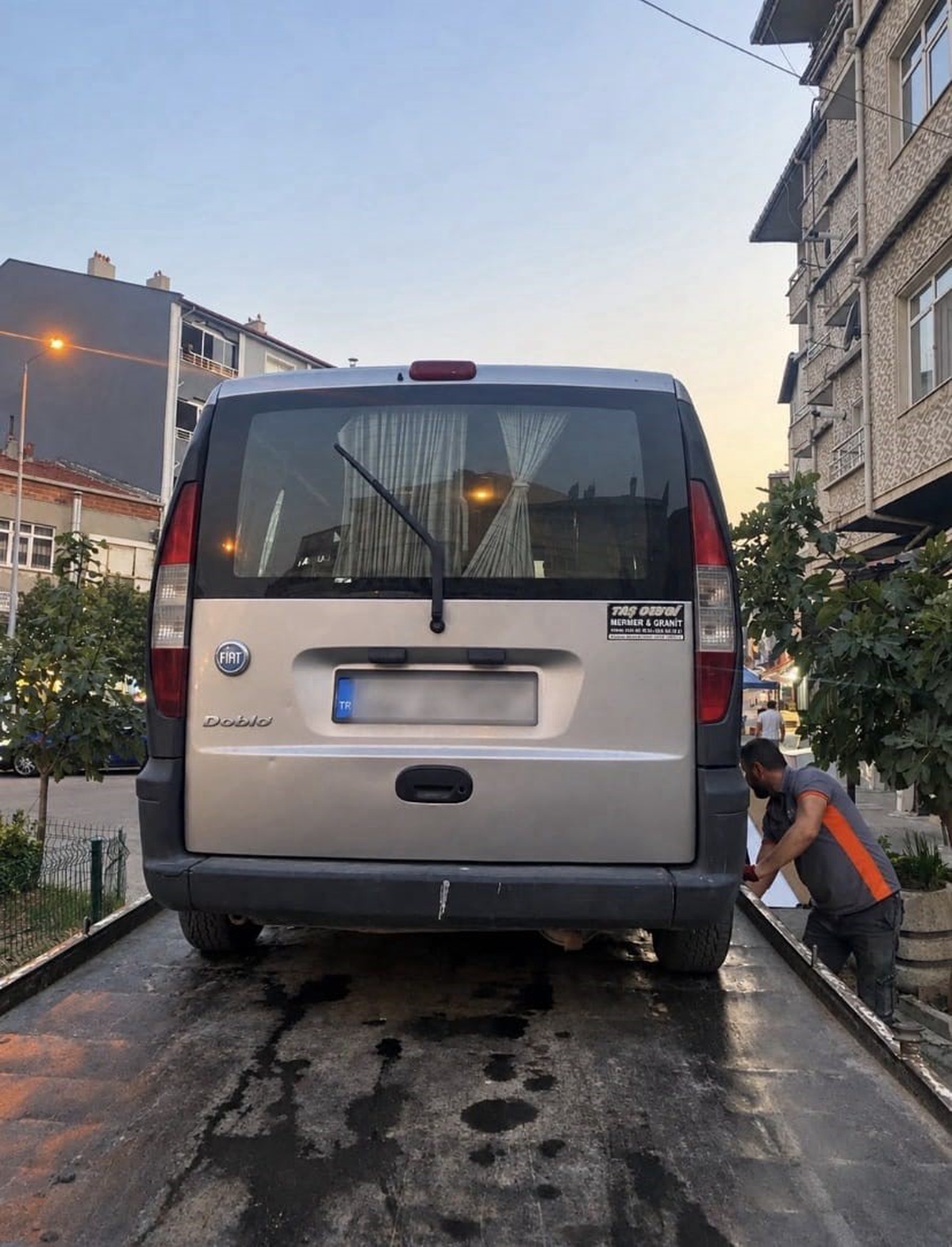 Edirne Uzunköprü'de araçta 14 düzensiz göçmen yakalandı, sürücü gözaltına alındı