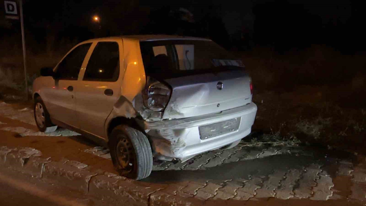 Eskişehir'de iki araç çarpıştı; kazada yaralanan olmazken maddi hasar oluştu