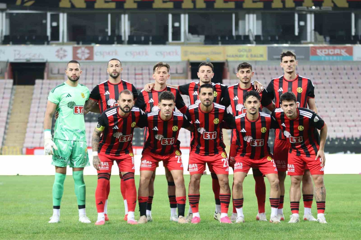 Eskişehirspor, Etimesgut Spor ile 1-1 berabere kaldı; Beykan 90+5'te eşitliği getirdi