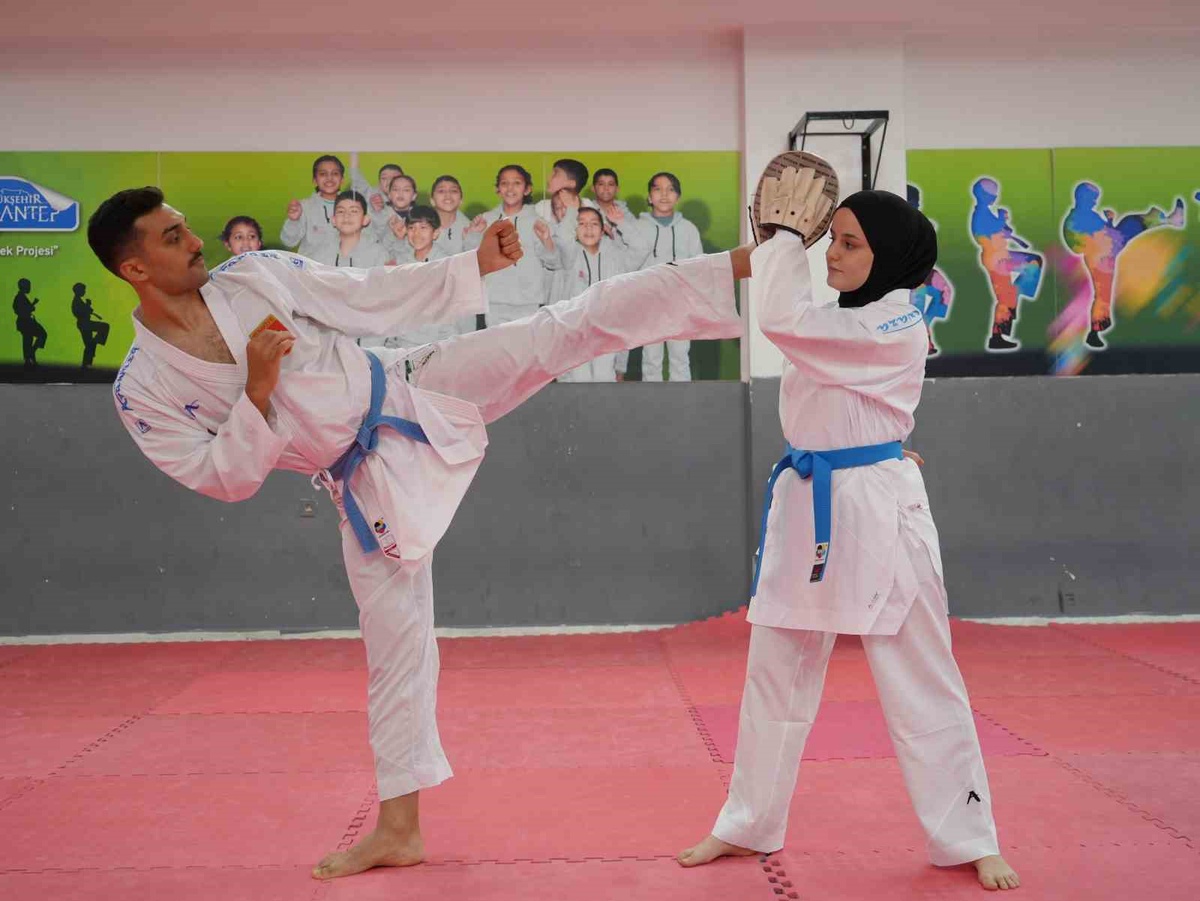 Gaziantep'te yaşayan Eren Akkurt, Brezilya'da dünya karate şampiyonu oldu