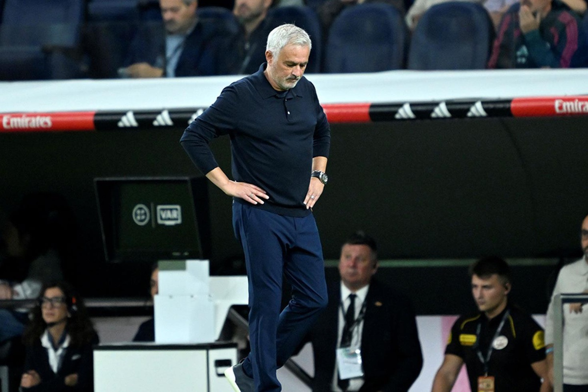 Hakemin üzerine yürüdüler! Olaylı maçta kazanan Real Madrid