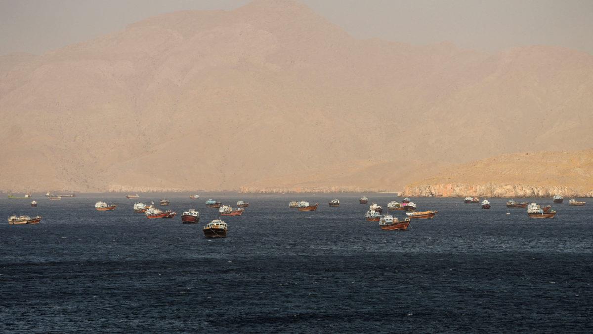 Hürmüz Boğazı'nda dünden beri üç tanker mayına çarptı, Devrim Muhafızları uyardı