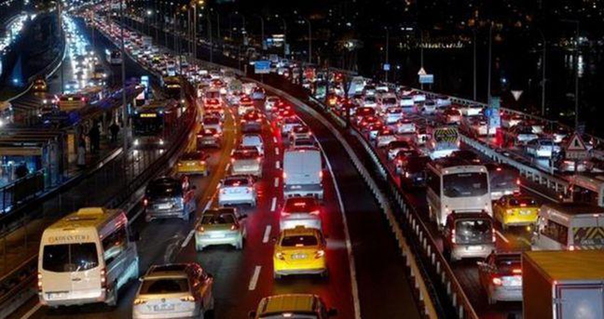 İstanbul'da trafik var mı? SON DAKİKA! 11 Ekim hangi ilçelerde trafik var, hangi yollar kapalı?