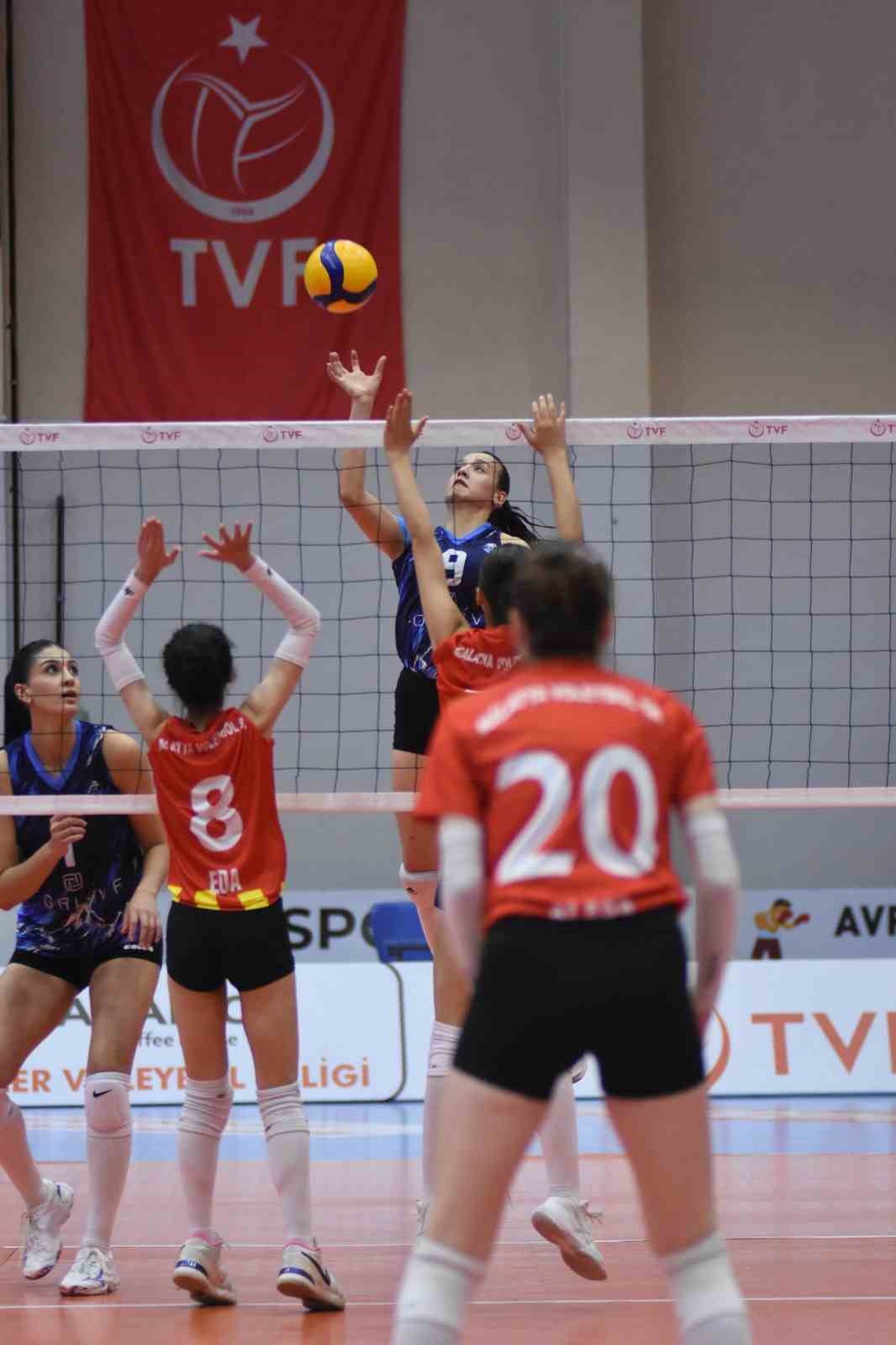 Kayseri Atletikspor, Malatya Voleybol'u evinde set vermeden 3-0 yendi