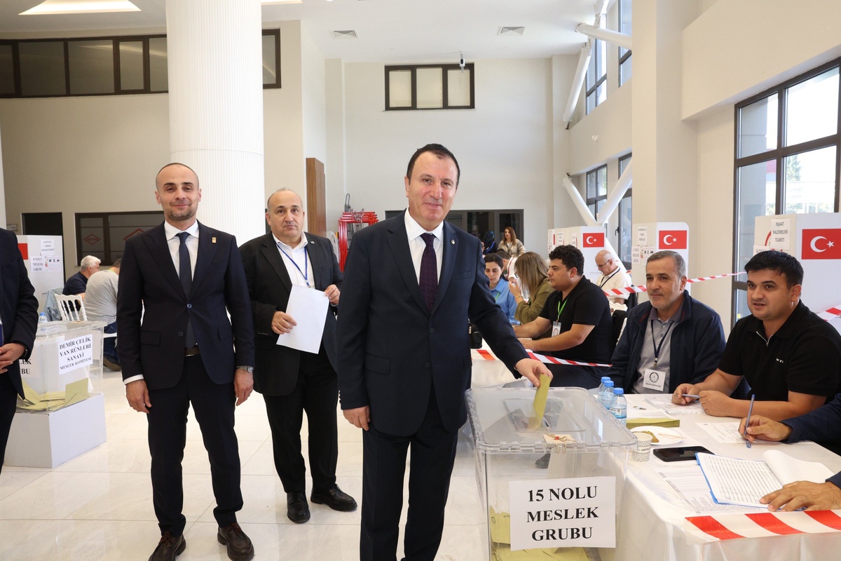 KMTSO seçimlerini kazanan Mustafa Buluntu 29 meslek komitesinde güven tazeledi