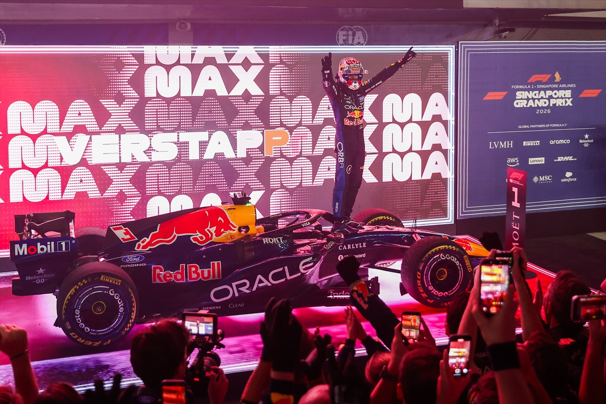 Max Verstappen, Singapur GP'de sezonun ikinci zaferini alarak 73. galibiyetine ulaştı