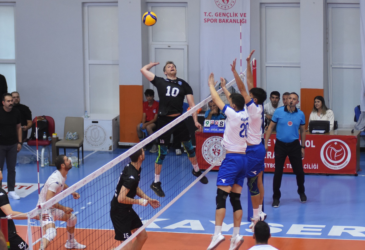 Melikgazi Belediye Spor, Kocaeli Büyükşehir Belediye Kağıtspor'u 3-0 yendi