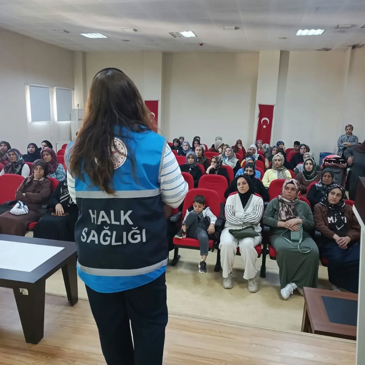 Nazilli'de kadınlara meme kanseri ve uyuşturucuyla mücadele eğitimi verildi